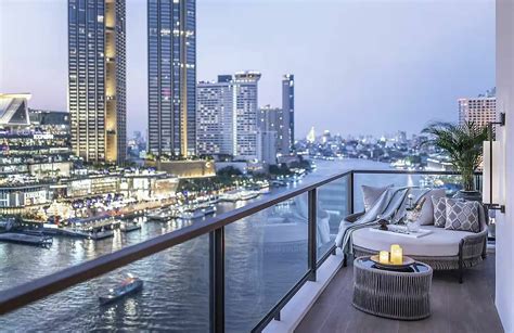 bangkok hotels near river.